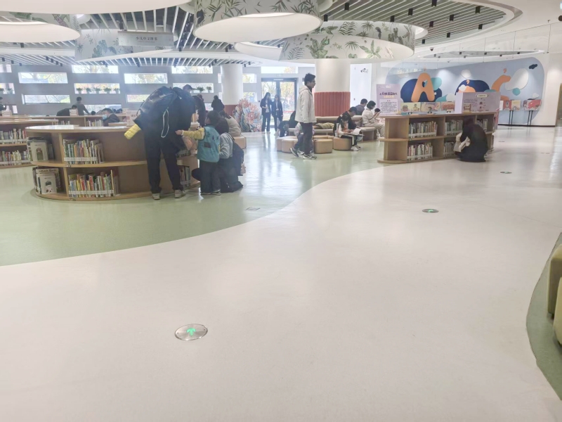 圖書館同質(zhì)透心地板.jpg