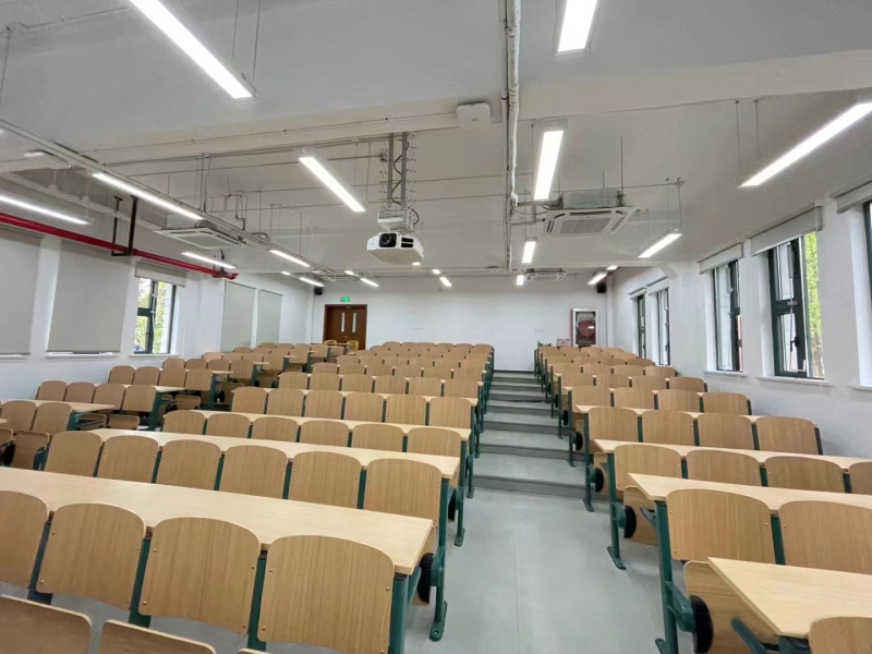 大巨龍大學(xué)塑膠地板案例