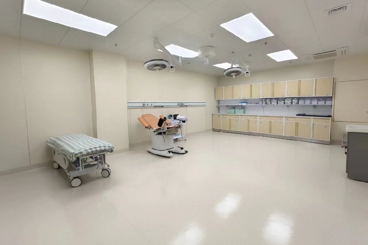 Hospital homogeneous PVC flooring